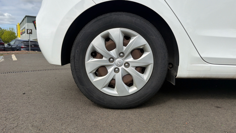Hyundai i20 1.2 MPi S Connect 5dr Petrol Hatchback